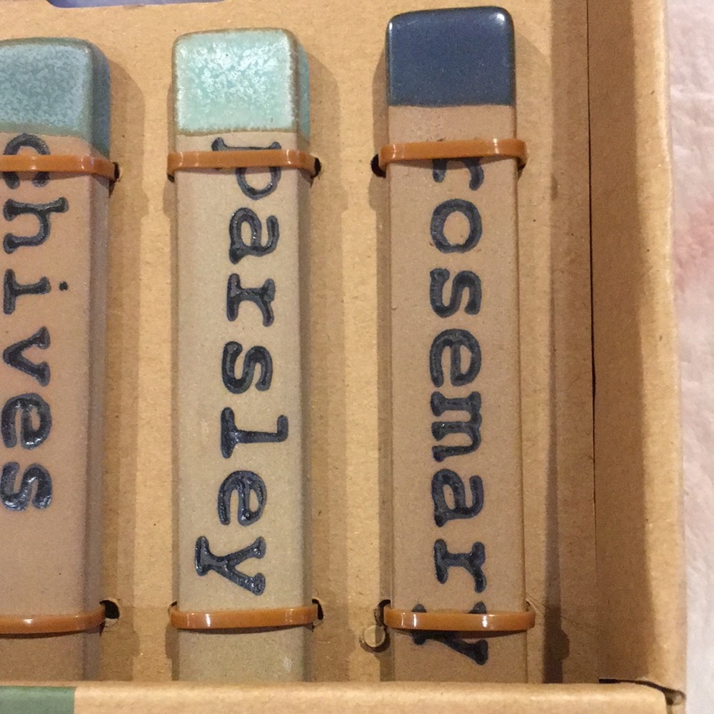 Smith & Hawken Ceramic Garden Herb Marker Boxed Set NWT Stoneware 6x6.5” - Picture 3 of 15